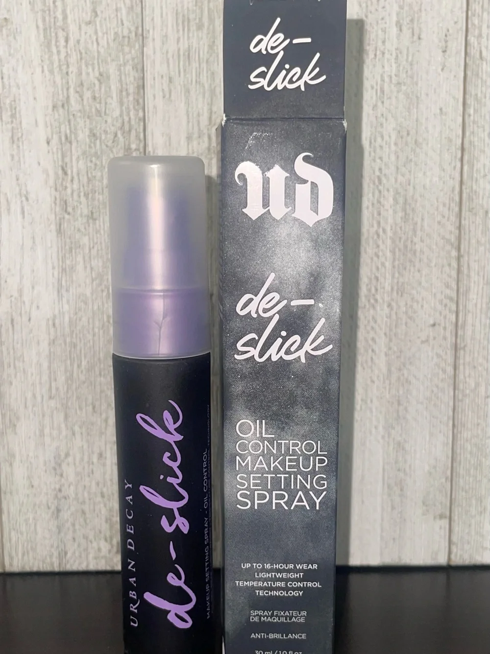 Urban Decay De-Slick Oil Control Makeup Setting Spray - Purple & Black